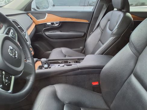 Used 2023 Volvo XC90 B5 Plus image 5