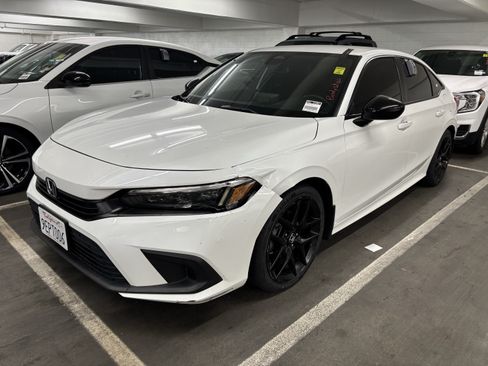 Used 2023 Honda Civic Sport image 2