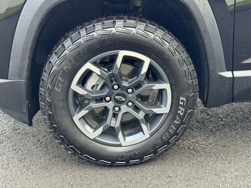 Used 2025 Chevrolet Equinox ACTIV image 9