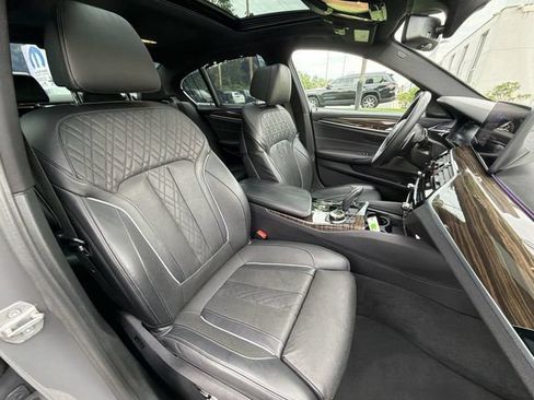 Used 2021 BMW M550i xDrive w/ Dynamic Handling Package AWD/4WD image 25