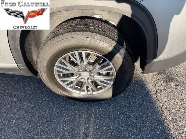 Used 2026 Chevrolet Traverse LT FWD image 38