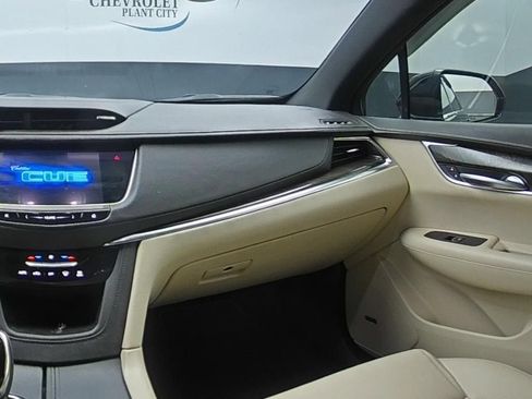Used 2017 Cadillac XT5 FWD image 15