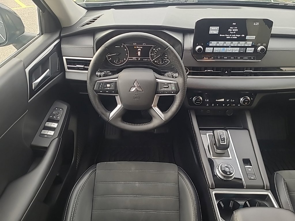 Used 2024 Mitsubishi Outlander SE AWD/4WD image 13