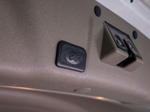 Used 2014 GMC Acadia Denali AWD/4WD image 9