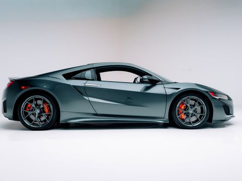Used 2017 Acura NSX image 16