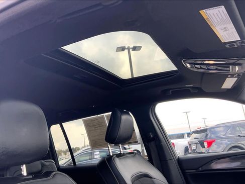 Used 2023 Jeep Grand Cherokee L Laredo image 14