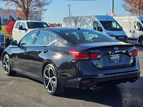 Used 2024 Nissan Altima 2.5 SR w/ SR Premium Package image 7