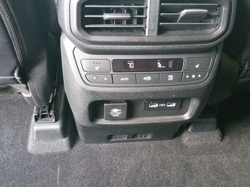 Used 2023 Honda Pilot Elite image 20