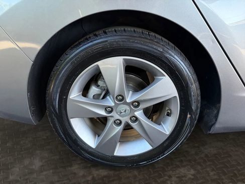 Used 2012 Hyundai Elantra GLS w/ Preferred Pkg 3 FWD image 34