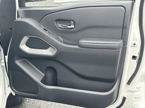 New 2026 Nissan Frontier SV w/ SV Convenience Package image 9