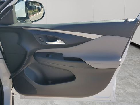 New 2026 Buick Envista Avenir image 13