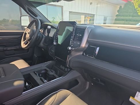 New 2026 RAM 2500 Limited AWD/4WD image 10