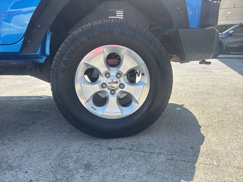 Used 2016 Jeep Wrangler Unlimited Sport w/ Connectivity Group AWD/4WD image 14