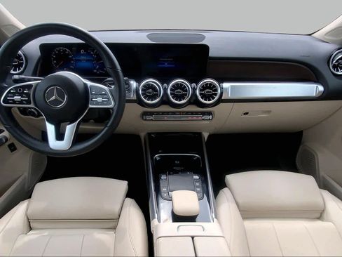 Used 2023 Mercedes-Benz GLB 250 image 16
