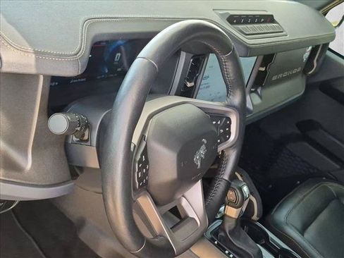 Certified 2025 Ford Bronco Badlands AWD/4WD image 10
