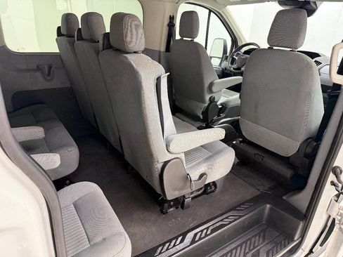Used 2015 Ford Transit 350 XLT image 31