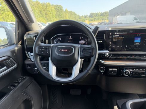 Used 2026 GMC Sierra 1500 SLT AWD/4WD image 8