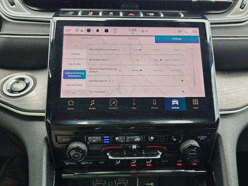 Used 2023 Jeep Grand Cherokee L Limited w/ Luxury Tech Group II AWD/4WD image 26