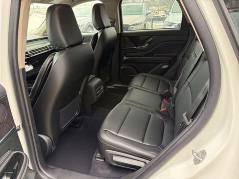 New 2026 Lincoln Corsair Premiere image 7