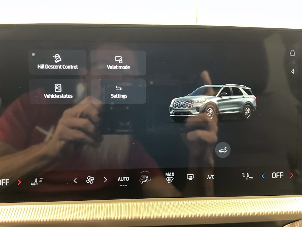 Used 2025 Ford Explorer Active AWD/4WD image 63