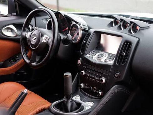 Used 2016 Nissan 370Z Touring RWD image 52
