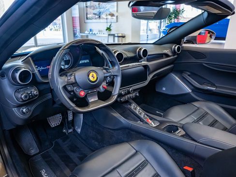 Used 2022 Ferrari Portofino M image 9