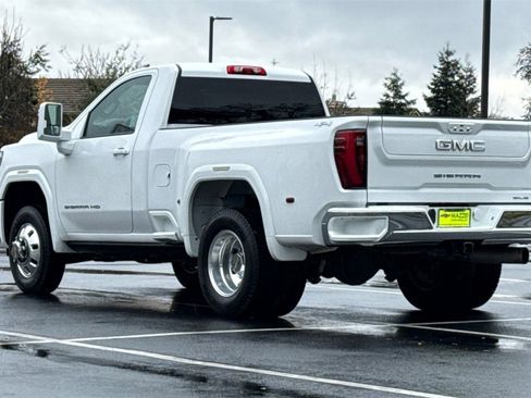 Used 2024 GMC Sierra 3500 SLE w/ SLE Convenience Package image 3