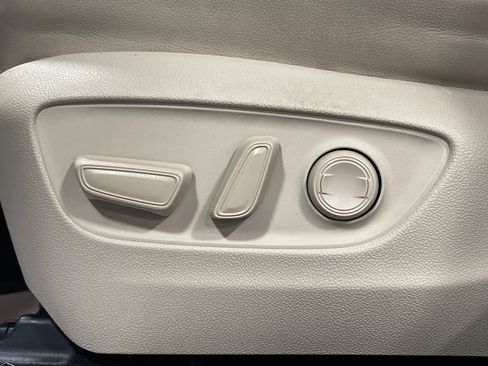 Used 2020 Toyota Highlander Platinum image 12