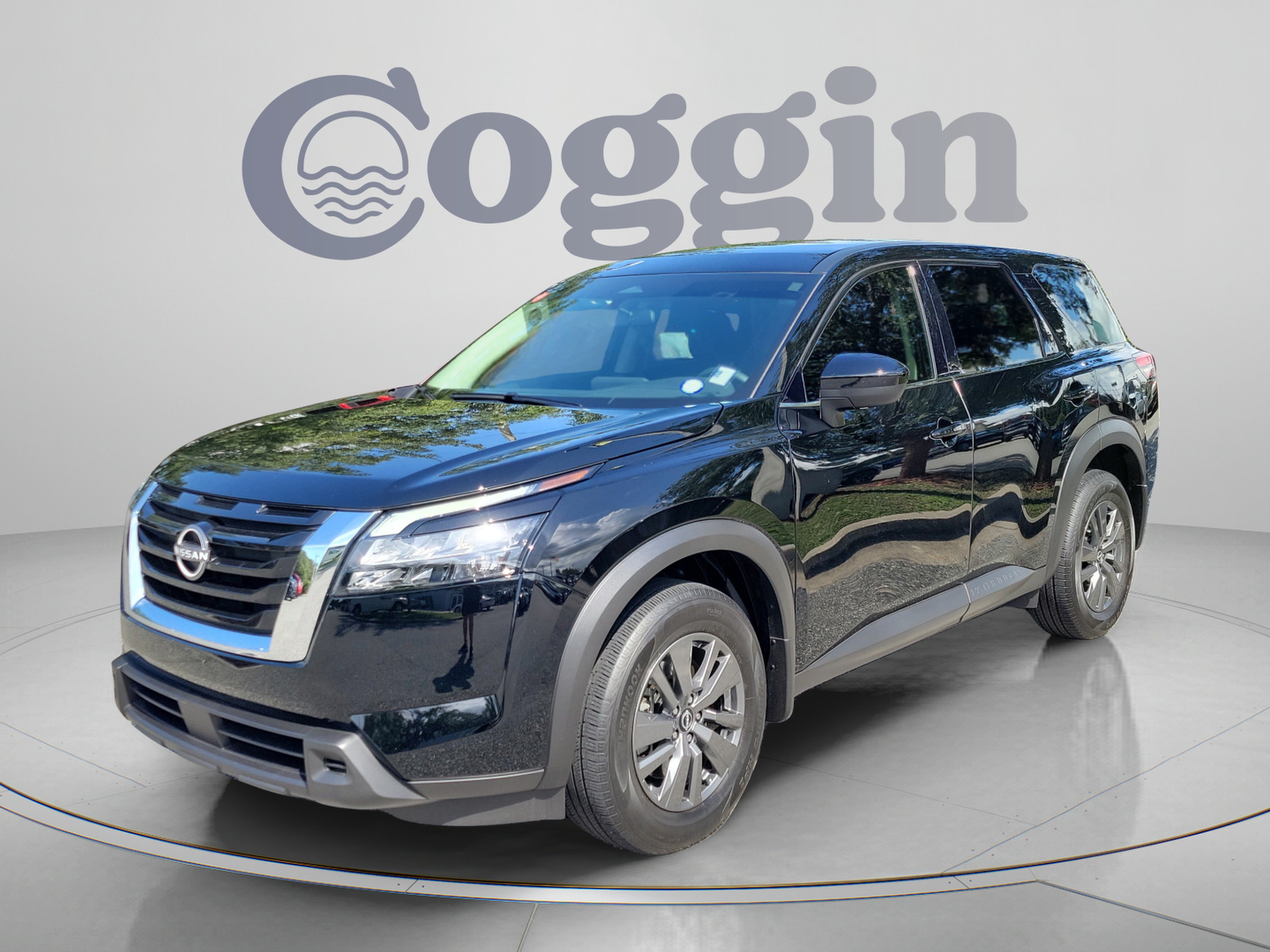 Certified 2025 Nissan Pathfinder S FWD image 1