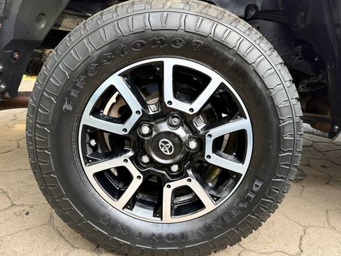 Used 2017 Toyota Tundra Limited w/ Limited Premium Package AWD/4WD image 36