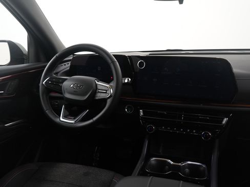 Used 2024 Chevrolet Traverse Z71 image 13