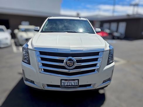 Used 2015 Cadillac Escalade ESV Luxury image 11