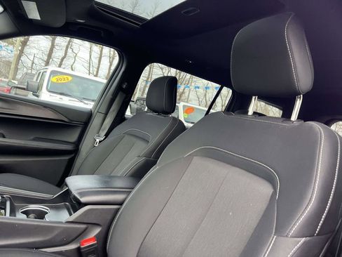 Used 2025 Jeep Grand Cherokee L Laredo image 13