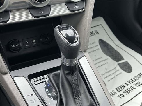 Used 2019 Hyundai Elantra SEL image 30