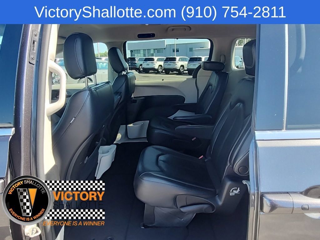 Certified 2022 Chrysler Pacifica Touring-L FWD image 24