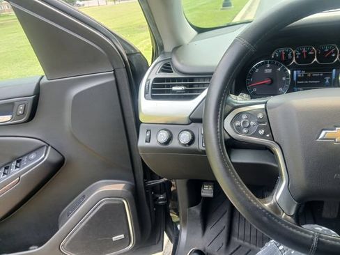 Used 2019 Chevrolet Suburban LT AWD/4WD image 27