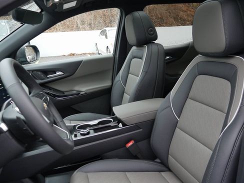 New 2026 Chevrolet Equinox LT w/ Convenience Package II image 9