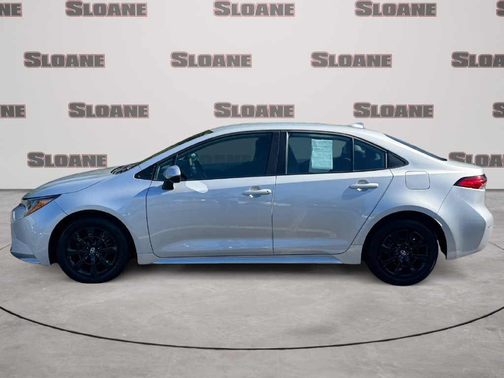 Used 2024 Toyota Corolla LE FWD image 2