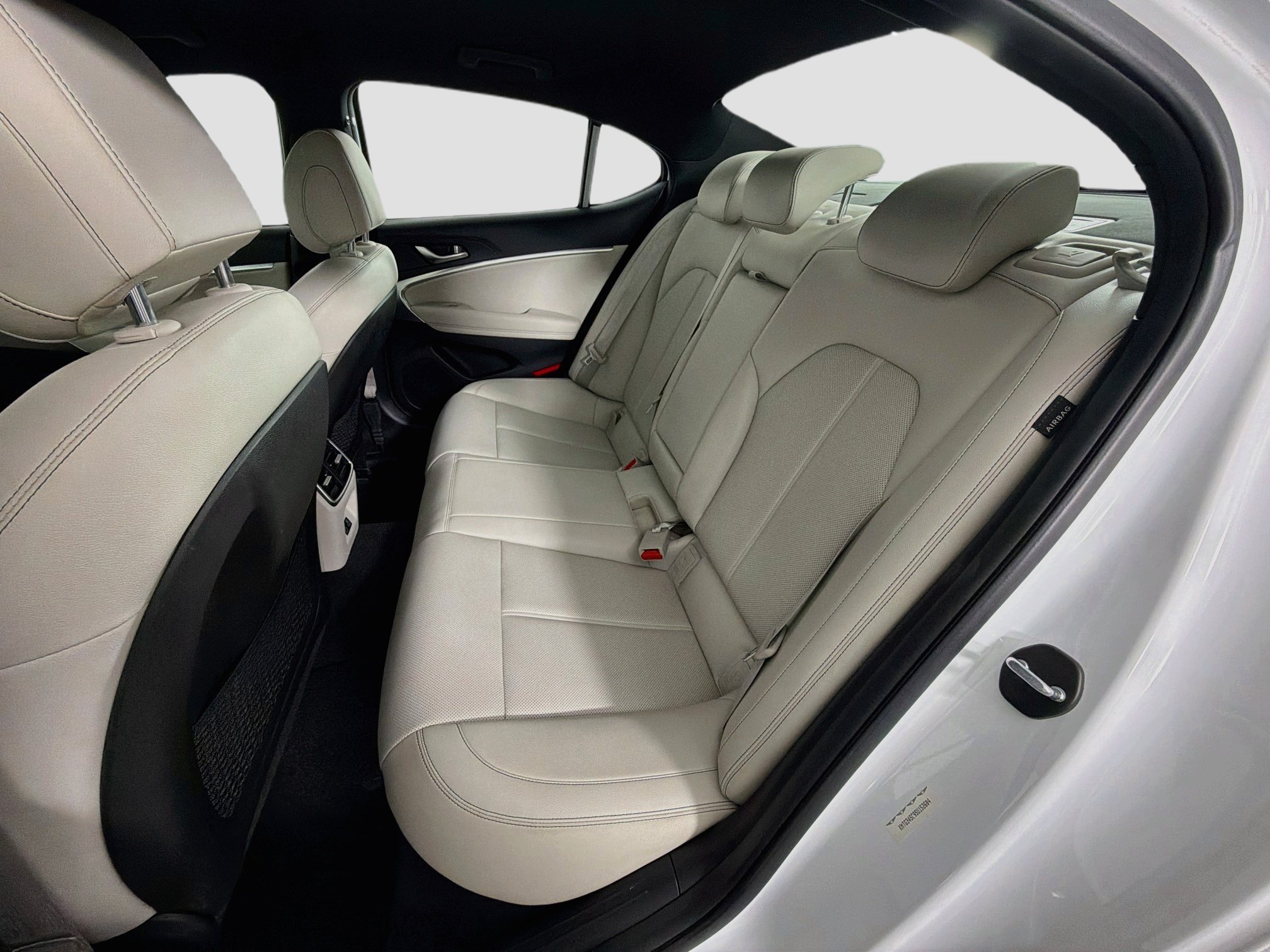 Used 2025 Genesis G70 2.5T RWD image 29