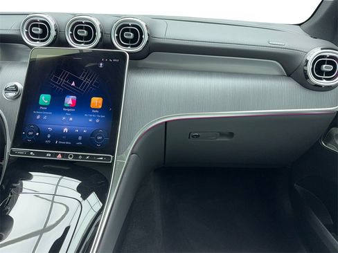 Used 2025 Mercedes-Benz GLC 300 4MATIC image 19