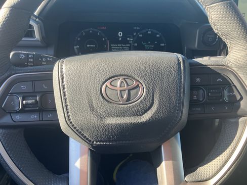 Used 2025 Toyota Tacoma 4x4 Double Cab Hybrid image 17