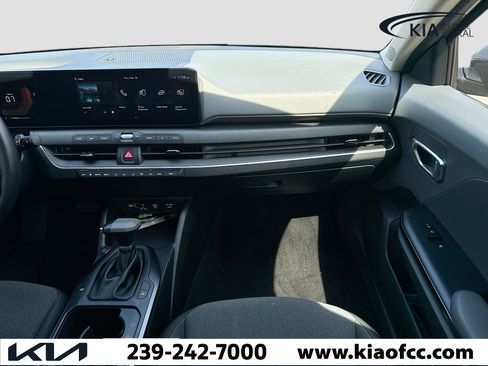 New 2025 Kia K4 LXS image 17
