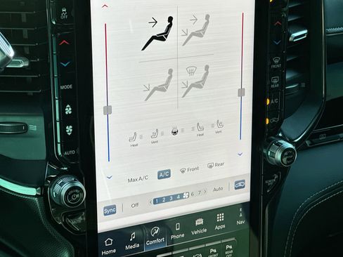 Used 2025 RAM 2500 Limited image 19