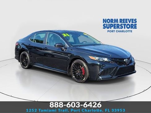 Used 2021 Toyota Camry SE image 1