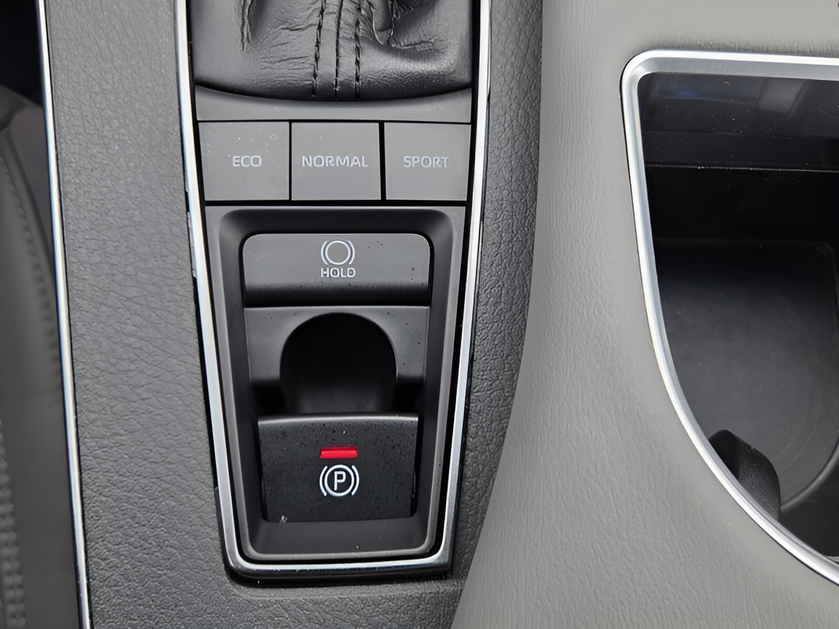 Used 2020 Toyota Avalon Limited FWD image 22