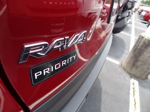 Used 2025 Toyota RAV4 LE AWD/4WD image 8