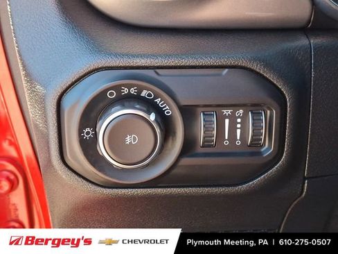 Used 2021 Jeep Wrangler Unlimited Sahara AWD/4WD image 29
