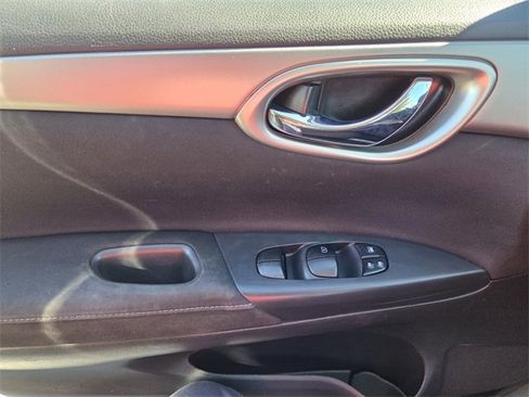 Used 2015 Nissan Sentra S image 19
