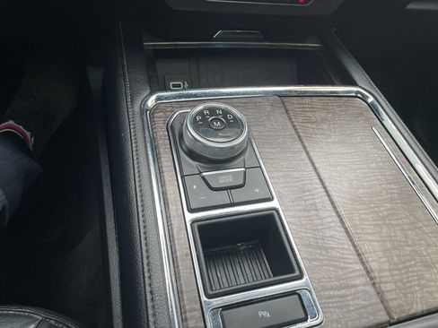 Used 2018 Ford Expedition Max Limited image 14