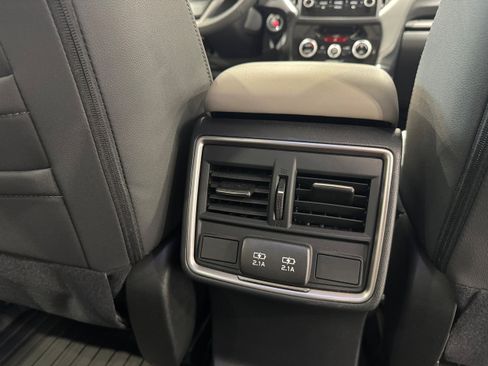 Used 2024 Subaru Forester Premium AWD/4WD image 13
